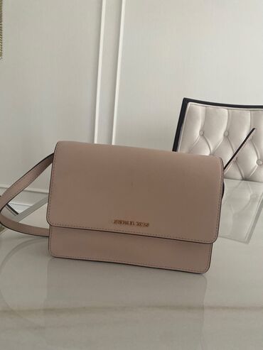mikhael kors: Çiyin çantası, Michael Kors, İşlənmiş