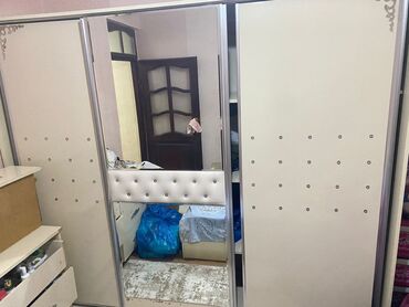 Otaq bitkiləri: Kupe, 3 qapılı Düz dolab, Qarderob, paltar dolabı