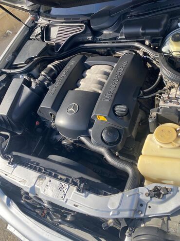 Mercedes-Benz: Mercedes-Benz E-Class: 2.8 l | 2000 il Sedan — 23