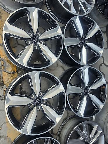 Комплект оригинальных легкосплавных дисков Hyundai. - Диаметр: 18"
