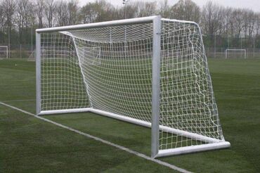 Çadırlar: Futbol qapısı 2x3 metr ölçüsündə toru ilə birlikdə futbol qapısının