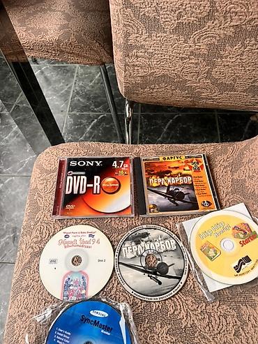 dvd r disk: Kompakt-disk və DVD disklərdən ibarət qarışıq kolleksiya satılır — 2