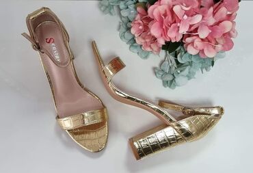 Sandale: 36-41 1700 — 7