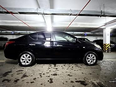 Nissan: Nissan Sunny / Versa sedan - Kuzov: sedan, qara rəng - Yürüş/il — 3