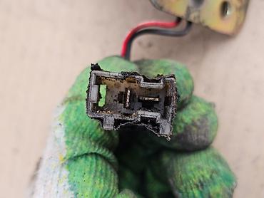 Замки: Замок багажника Nissan 1990 г., Б/у, Оригинал, Германия — 4