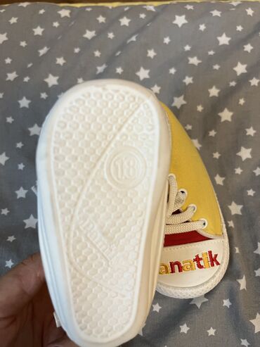 Uşaq ayaqqabıları: 3 ayaqqabi 16, 18, 21 razmer hamisi birlikde 30 azn 1 ci olan -da lalafo.az — 8 Uşaq ayaqqabıları: 3 ayaqqabi 16, 18, 21 razmer hamisi birlikde 30 azn 1 ci olan — 8