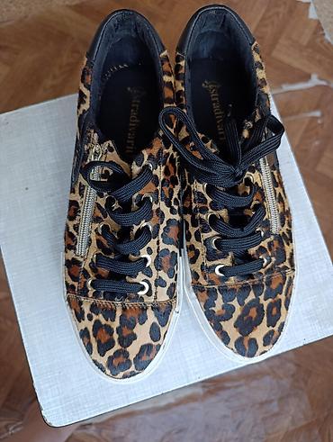 stradivarius: Stradivarius qadın krossovkaları - Dizayn: leopard printli üst hissə — 3