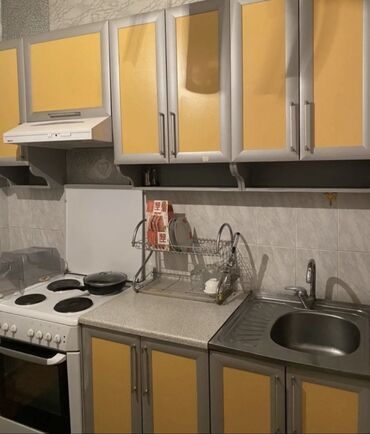 сары май алам: Продаю хорошую кухонную гарнитуру, в состоянии б/у, длинну 3,5 метра
