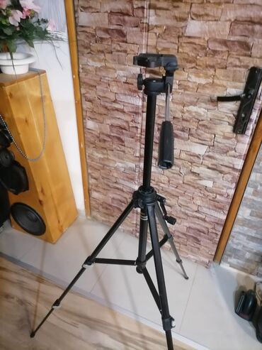 Ostala foto i video oprema: Carena MCB-20 tripod – teleskopski stativ sa tri sekcije - — 2