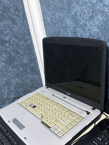 irşad notebook: Acer noutbuk. Təcili. Satilir. Üzərinde 4 eded oyun her şey