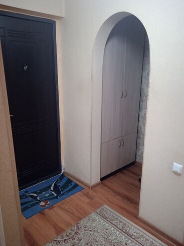 продаю 1 комнатный квартиру: 3 комнаты, 60 м², 105 серия, 4 этаж, Свежий ремонт