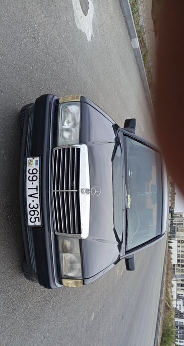 Mercedes-Benz: Mercedes-Benz 190 (W201): 1.8 l | 1991 il Sedan — 3