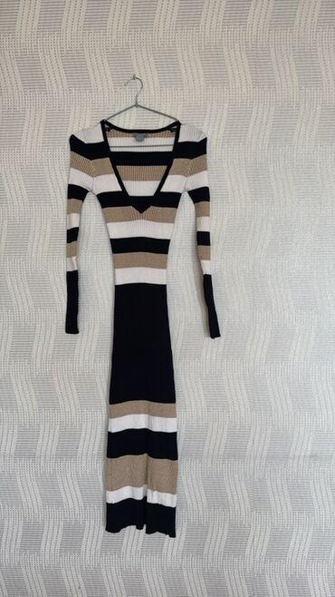 Digər qadın geyimləri: Qadın geyimləri paketi - Boz ətək: Dizüstü uzunluq, ön hissədə — 8