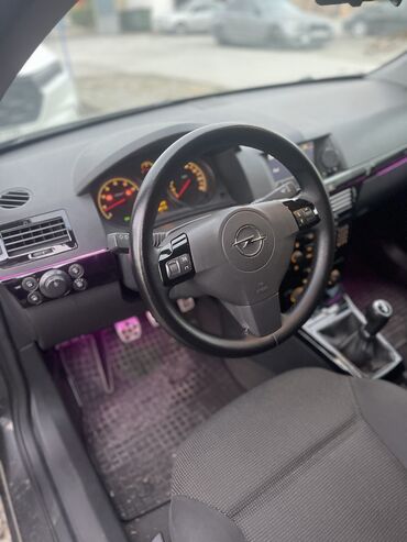 Opel: Opel Astra: 1.4 l | 2010 il 163573 km Universal — 9