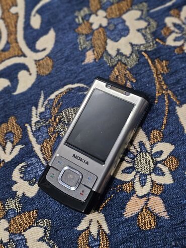 Nokia: Nokia 6700 Slide, Б/у, цвет - Серебристый, 1 SIM