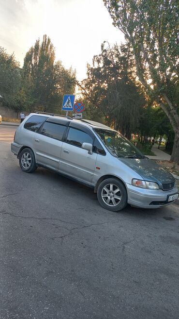 бусик машина: Honda Shuttle/Orthia (универсал/минивэн), серебристый цвет