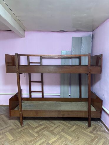 эки этаж кровать: Эки ярустуу керебет, Колдонулган, Жылдырма системасы бар
