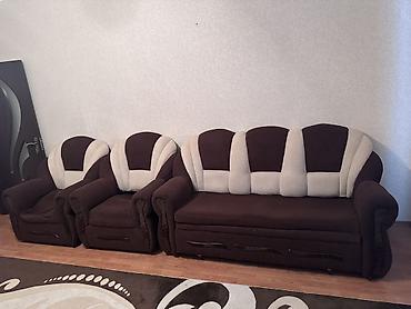 taxta yeşiklər: Mebel dəsti – 1 divan + 2 kreslo - Rəng: tünd qəhvəyi və açıq bej — 1
