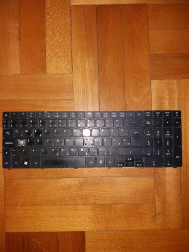 Računarska oprema: Tastatura za lap top acer. Ne rade 2 slova.
600din.
061/