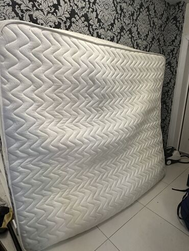 железный двухъярусный кровать: Спальный матрас, Б/у, Двухстворчатая, Боннельная система пружин, Матрасы средней жесткости, Самовывоз