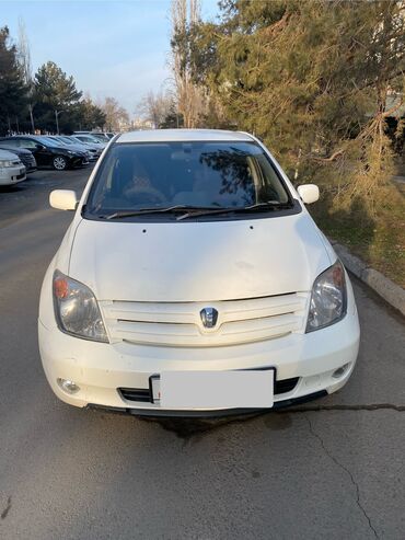 Toyota: Toyota ist: 2002 г., 1.3 л, Автомат, Бензин, Хэтчбэк