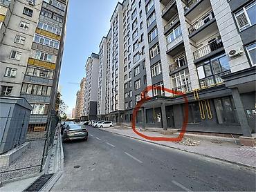 Аренда помещений свободного назначения: Сдается в аренду коммерческое помещение на первом этаже нового жилого — 2