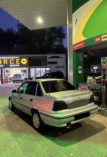 Унаа сатуу: Daewoo Nexia: 2003 г., 1.5 л, Кол менен иштөөчү, Бензин, Седан — 3