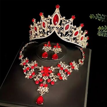 kutije za nakit слике: Set: Bracelet, Crown, Earrings, Material: Stainless steel