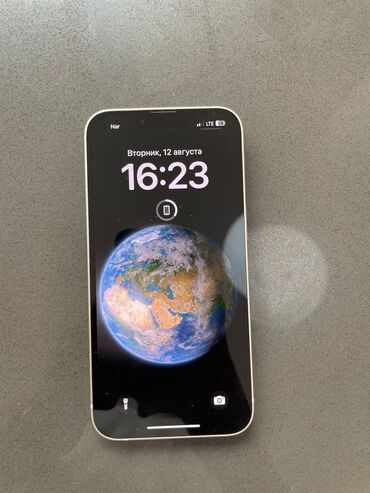 Apple iPhone: IPhone 14, 128 GB, Gümüşü, Face ID