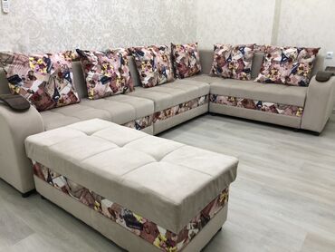 кухонная стенка бу: Бурчу бар диван, Жастыктар менен, Үч орундук жана андан көп