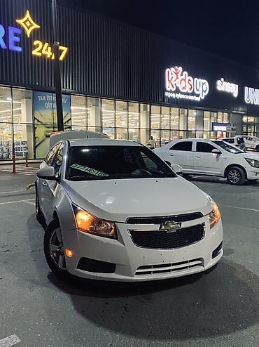 chevrolet cruze motor: Chevrolet Cruze sedan – ağ rəng, benzinli, avtomatik ötürücü. Əsas — 2