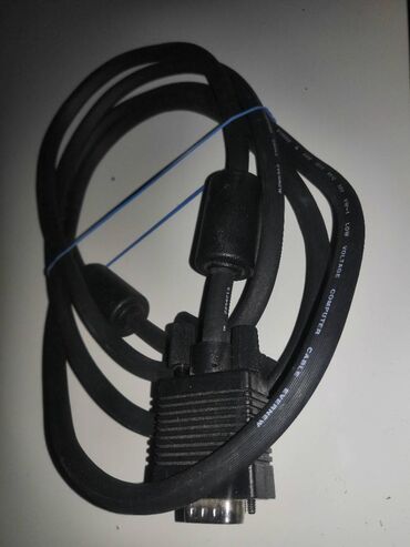 punjaci za laptopove: VGA to VGA kabel više komada novi zapakovani, imam i proidužni VGA
