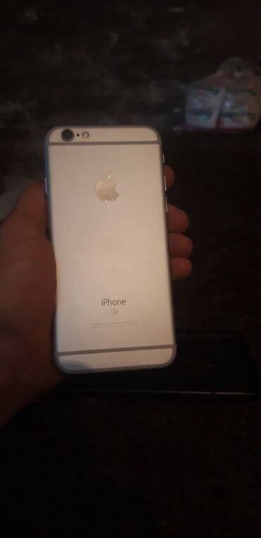 сумка белая: IPhone 6s, Б/у, 32 ГБ, Белый, Зарядное устройство, Чехол