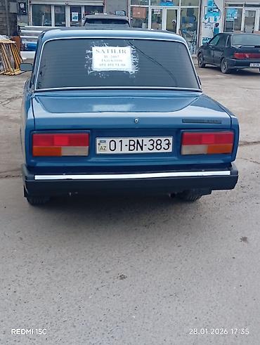 VAZ (LADA): VAZ 2107 (Jiguli) – mavi rəng, klassik sedan Xüsusiyyətlər: - Kuzov — 9