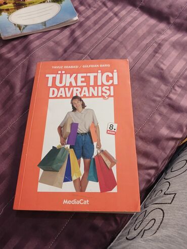 Kitablar, jurnallar, CD, DVD: Məişət həyatına dair maraqlı kitab
