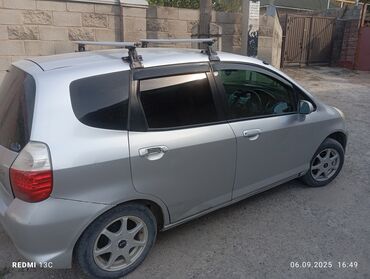 авто в аренду с выкупом бишкек: Автомобиль: компактвэн/хэтчбек серебристого цвета (5 дверей). Кузов и