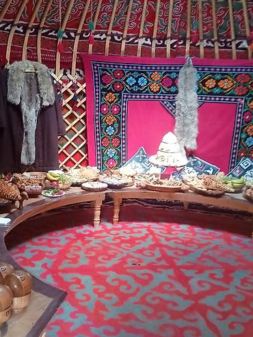 Аренда юрт: Аренда юрты, Каркас Деревянный, 85 баш, С полом, Стол, Стулья — 5