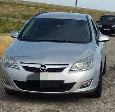 Opel: Opel Astra: 1.3 l | 2011 il 240000 km Sedan