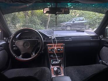 bud e9: Mercedes-Benz W124: 1990 г., 2 л, Механика, Бензин, Седан — 8