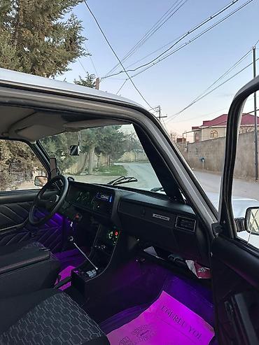luaz satilir: VAZ 2107 sedan – ağ rəng, 4 qapı, arxa ötürücülü. Xarici: - Klassik — 8