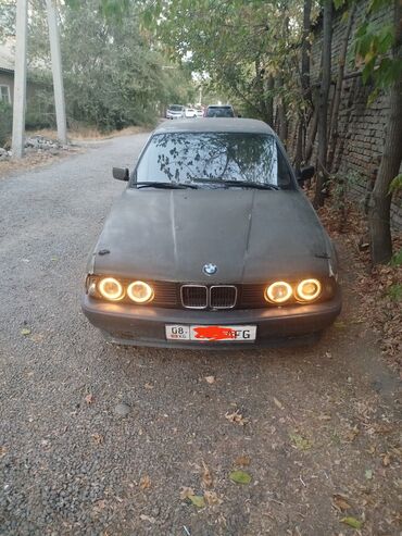 беха машина: BMW 5 series: 1992 г., 2.5 л, Механика, Бензин, Седан