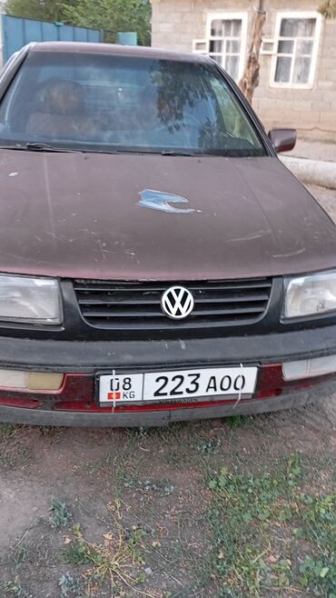 машина getz: Volkswagen Vento: 1993 г., 1.8 л, Механика, Бензин, Седан