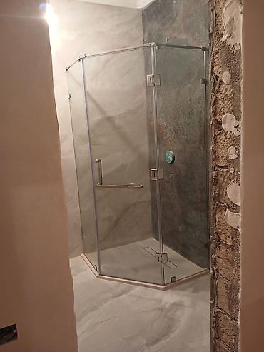 Duş kabinaları, arakəsmələr: Yeni Arakəsmə, Künc üçün, Ödənişli çatdırılma — 24