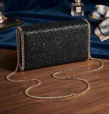 Elegantna večernja torbica – crna glitter - Model: pravougaona clutch na lalafo.rs Elegantna večernja torbica – crna glitter - Model: pravougaona clutch