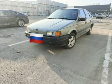 зарядные устройства аккумуляторов: Volkswagen Passat: 1988 г., 1.6 л, Механика, Бензин, Седан