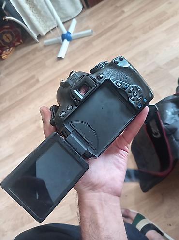 canon eos 2000d: Səliqəli istifadə olunub. Təcili pul lazımdır, ona görə — 2