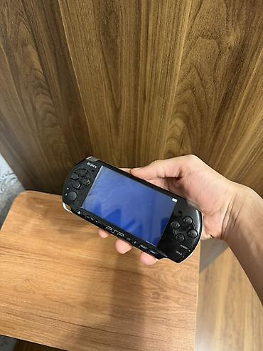 game stick: Psp 3000 ideal vəziyyət, batarya təzə dəyişilib. Bircə stickdə drifti — 3
