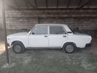 VAZ (LADA): VAZ 2107 – klassik sedan - Korpus: ağ rəng, 4 qapı, arxa ötürücülü - — 4