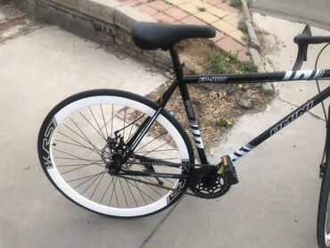 Велосипеды: Велосипед фикс новый с карапкой аканчатилан ондон ылдый тушбой келип