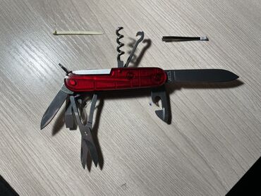 Дом и сад: Мультитул-нож Victorinox (классический швейцарский нож) в